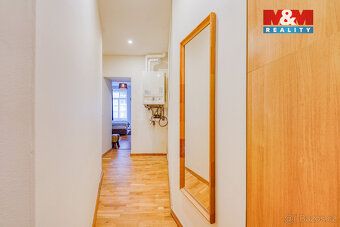We offer a unique opportunity to buy a spacious apartment of 