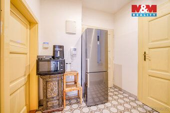 We offer a unique opportunity to buy a spacious apartment of 