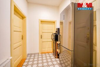 We offer a unique opportunity to buy a spacious apartment of 