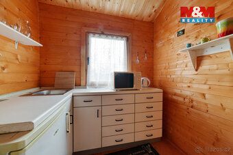 Nabízíme k prodeji útulnou rekreační chatu v malebné a vyhle