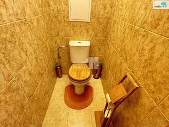 , Prodej podkrovního bytu 2+1 s lodžií a dvěma parkovacími s