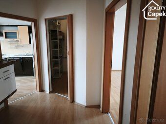 Nabízím Vám k pronájmu prostorný byt 2+1 na ulici Korunní, O