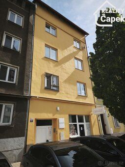Nabízím Vám k pronájmu prostorný byt 2+1 na ulici Korunní, O