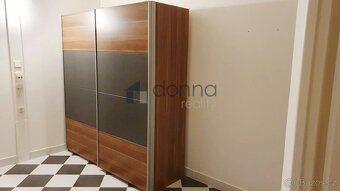 Nabízíme k pronájmu prostorný byt 2+1, o ploše 60m2 + lodžie