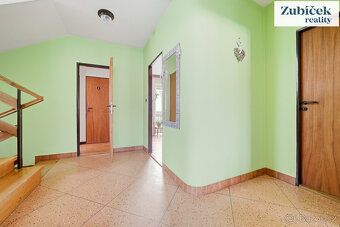 We offer for sale a spacious family house with 5+1 bedrooms and garage in Pašovice near Uherské Hradiště