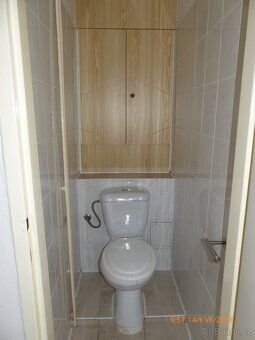 We offer exclusively for rent an apartment 1+1 with balcony in a brick house with lift.