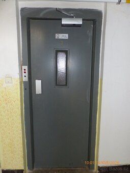 We offer exclusively for rent an apartment 1+1 with balcony in a brick house with lift.