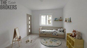 Multi-generational housing or investment opportunity in Všetaty