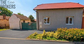 Multi-generational housing or investment opportunity in Všetaty
