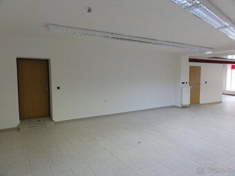 I offer commercial premises for rent of 112 m² on the ground floor in Prerov near the center.