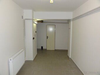 I offer commercial premises for rent of 112 m² on the ground floor in Prerov near the center.