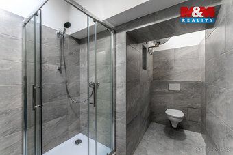Pronájem světlého bytu 1+kk o výměře 38 m² v Novovysočanské 