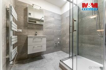 Pronájem světlého bytu 1+kk o výměře 38 m² v Novovysočanské 