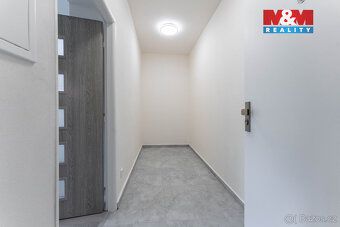 Pronájem světlého bytu 1+kk o výměře 38 m² v Novovysočanské 
