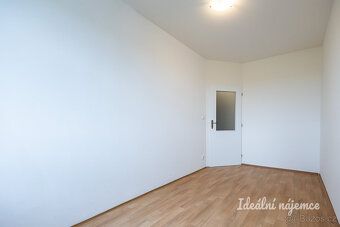 Nabízíme vám k dlouhodobému podnájmu útulně řešený střešní b