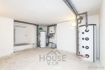 Ev.č. 01128 Nabízíme Vám k prodeji rodinný třígenerační dům 
