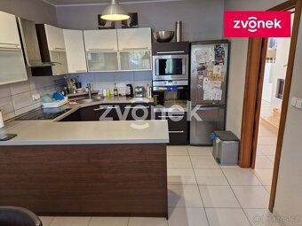 Ev.č. UH00786 Nabízíme exkluzivně k prodeji rodinný dům 4+1 