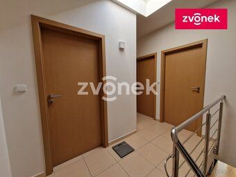 Ev.č. UH00786 Nabízíme exkluzivně k prodeji rodinný dům 4+1 
