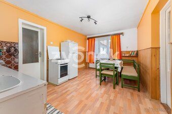 Nr ewidencyjny 728131 Oferujemy na sprzedaż wyjątkowy dom na końcu osady