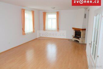 Ev.č. ZL02657 Nabízíme dlouhodobý pronájem rodinného domu (o