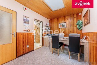 Ev.č. ZL04390 Prodej prostorného řadového domu s okrasnou za