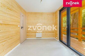 Ref. No. ZL04247 Looking for peaceful living surrounded by nature but also excellent accessibility to town?