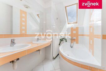 Ev.č. ZL04271 Exkluzivně nabízíme ke koupi prostorný a velmi
