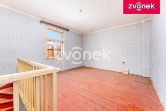 Ev.č. ZL04622 Nabízíme k prodeji klasický baťovský půldomek 
