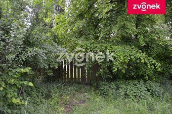 Ev.č. 718282 Pozemek s polorozbořenou stavbou zemědělského s