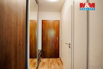 I am offering for sale a completely renovated and furnished apartment