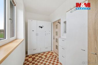 Nabízíme k prodeji byt o dispozici 3+1 s užitnou plochou 65 