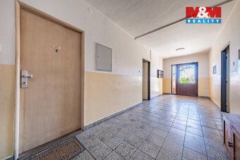 Nabízíme k prodeji prostorný a světlý byt o dispozici 3+1 s 