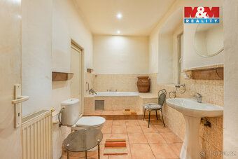 Exkluzivně nabízíme prodej rodinného domu 240 m² s vnitřním 