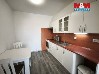 Nabízíme Vám k pronájmu byt 2+1 s velmi pěkným výhledem, ve 