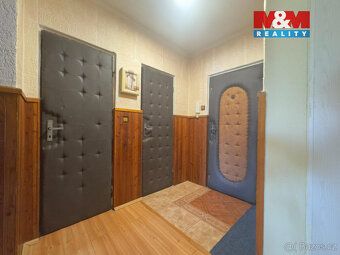 Nabízíme k prodeji prostorný byt o dispozici 4+1 a celkové p