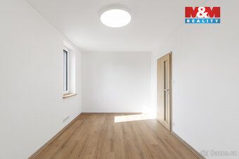 Nabízíme k prodeji moderní novostavbu rodinného domu 4+kk s 