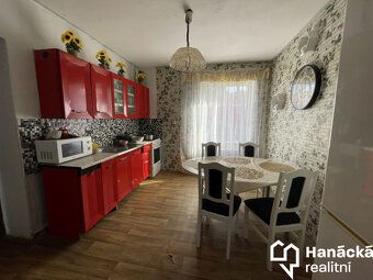 Prodej rodinného domu s investičním potenciálem a dvěma byto