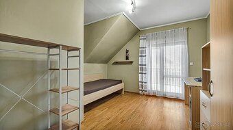 Nabízím k prodeji výjimečnou rodinnou vilu o dispozici 7+kk 