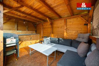 We offer for sale a separate wooden cottage in cadastral area of Dlouhoň