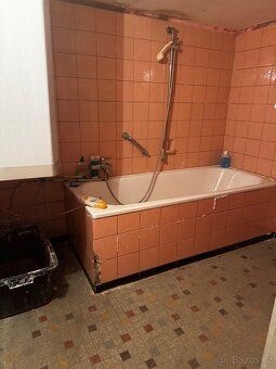 I am offering for sale a house in Germany in the quiet village of Schirnding 1 km from the Czech border Pomezí.