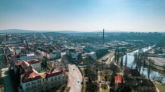 Podnájem zařízeného prostorného bytu 3+1, 111 m², Plzeň Slov