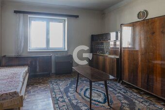 We offer for sale a semi-detached brick family house 3+kk with usable area of 91 sqm on land…