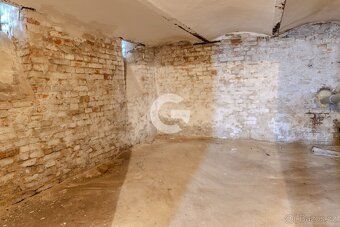 We offer for sale a semi-detached brick family house 3+kk with usable area of 91 sqm on land…