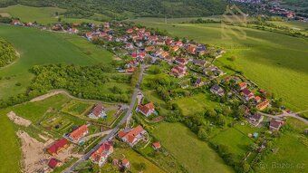 Family house in the quiet village of Michalovice offers pleasant living with practical…
