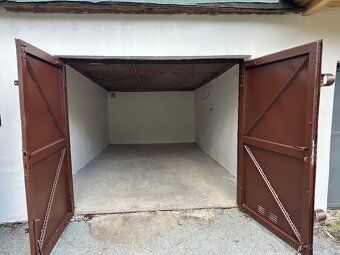 Nabízím k prodeji 3 garáže o výměře cca 23 m² každá ve vyhle