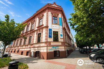 Nabízíme k pronájmu reprezentativní kancelář o ploše 60,2 m2