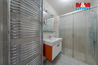 We offer for sale a stone, basement family house with two upper floors and an attic.