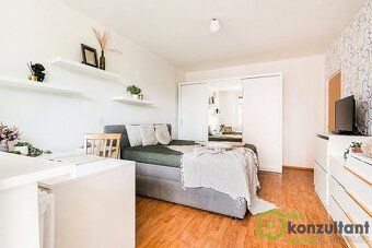 Ref ID: 01109 We offer for sale a spacious and bright apartment of approx.
