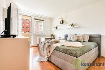 Ref ID: 01109 We offer for sale a spacious and bright apartment of approx.