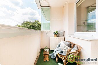 Ref ID: 01109 We offer for sale a spacious and bright apartment of approx.